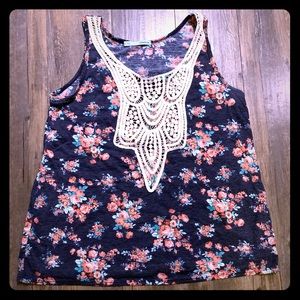 •Maurices• floral & lace tank top.